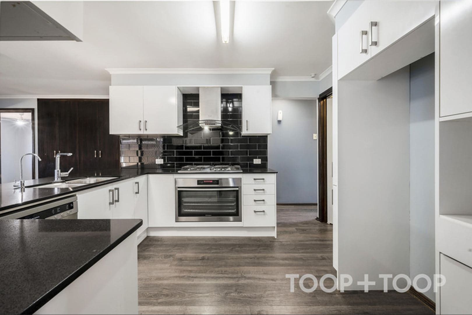 28 Sterling Court,Smithfield Plains SA 5114, Smithfield Plains - Thumbnail 2