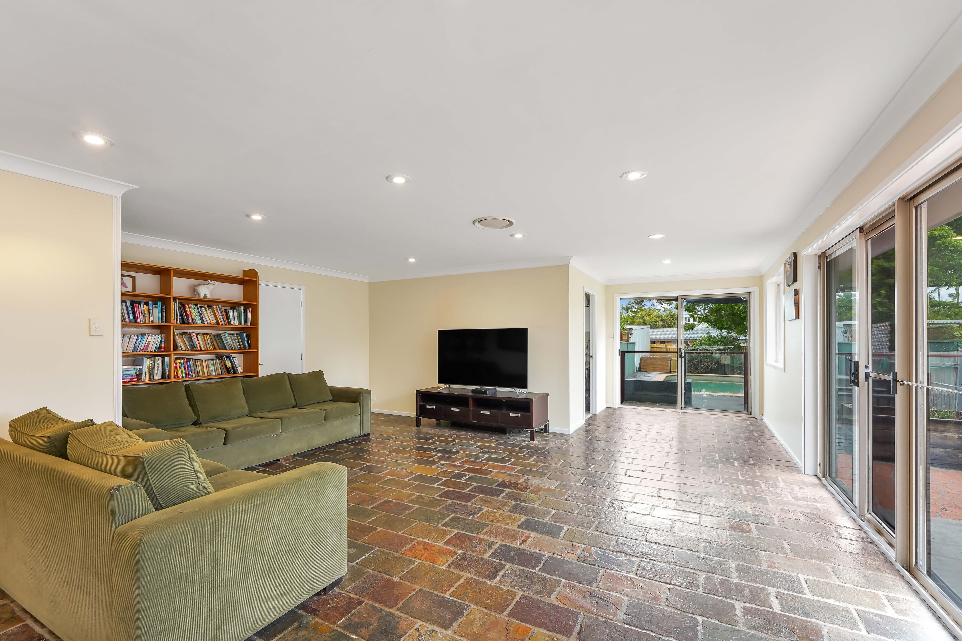 9 Rolls Avenue, Toowoon Bay, NSW, 2261, Toowoon Bay - Thumbnail 5