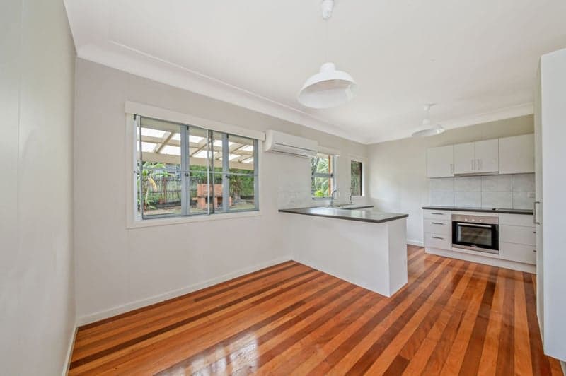 10 Sollis Street                                                                                            
                                                    GEEBUNG, QLD 4034, Geebung - Thumbnail 5