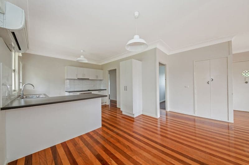 10 Sollis Street                                                                                            
                                                    GEEBUNG, QLD 4034, Geebung - Thumbnail 6