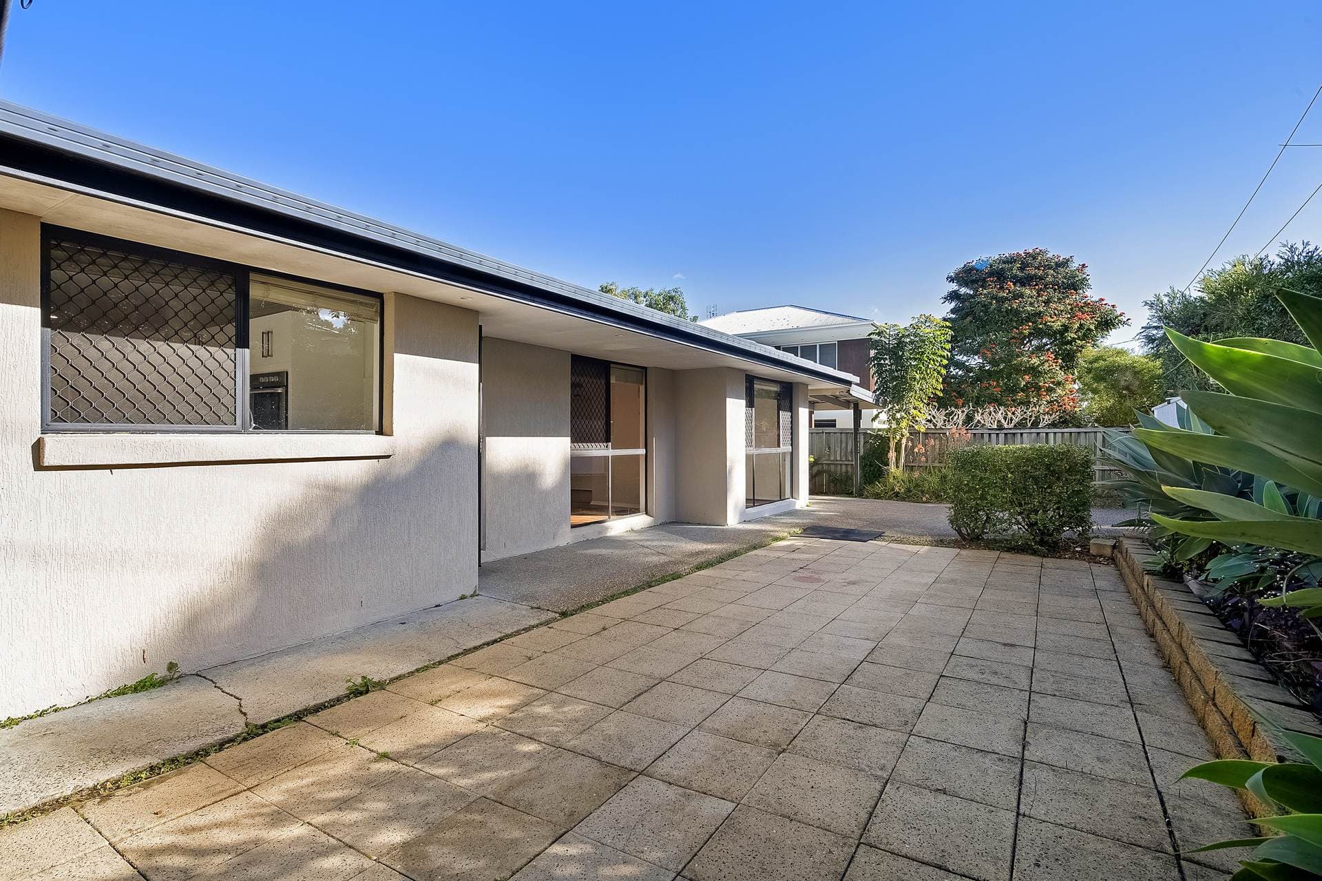 38 Wistaria Avenue, Southport, QLD, 4215, Southport - Thumbnail 5