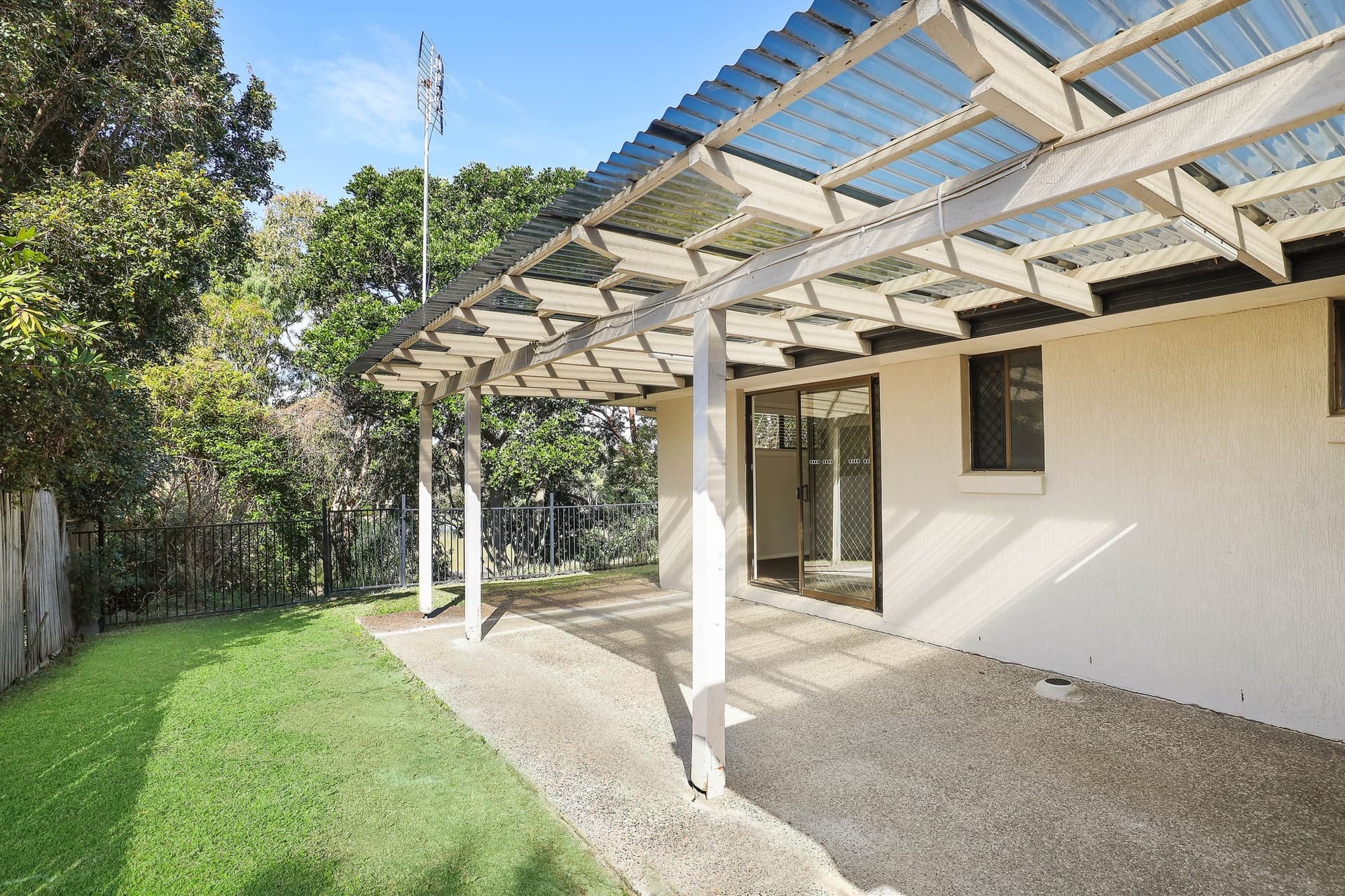 38 Wistaria Avenue, Southport, QLD, 4215, Southport - Thumbnail 6