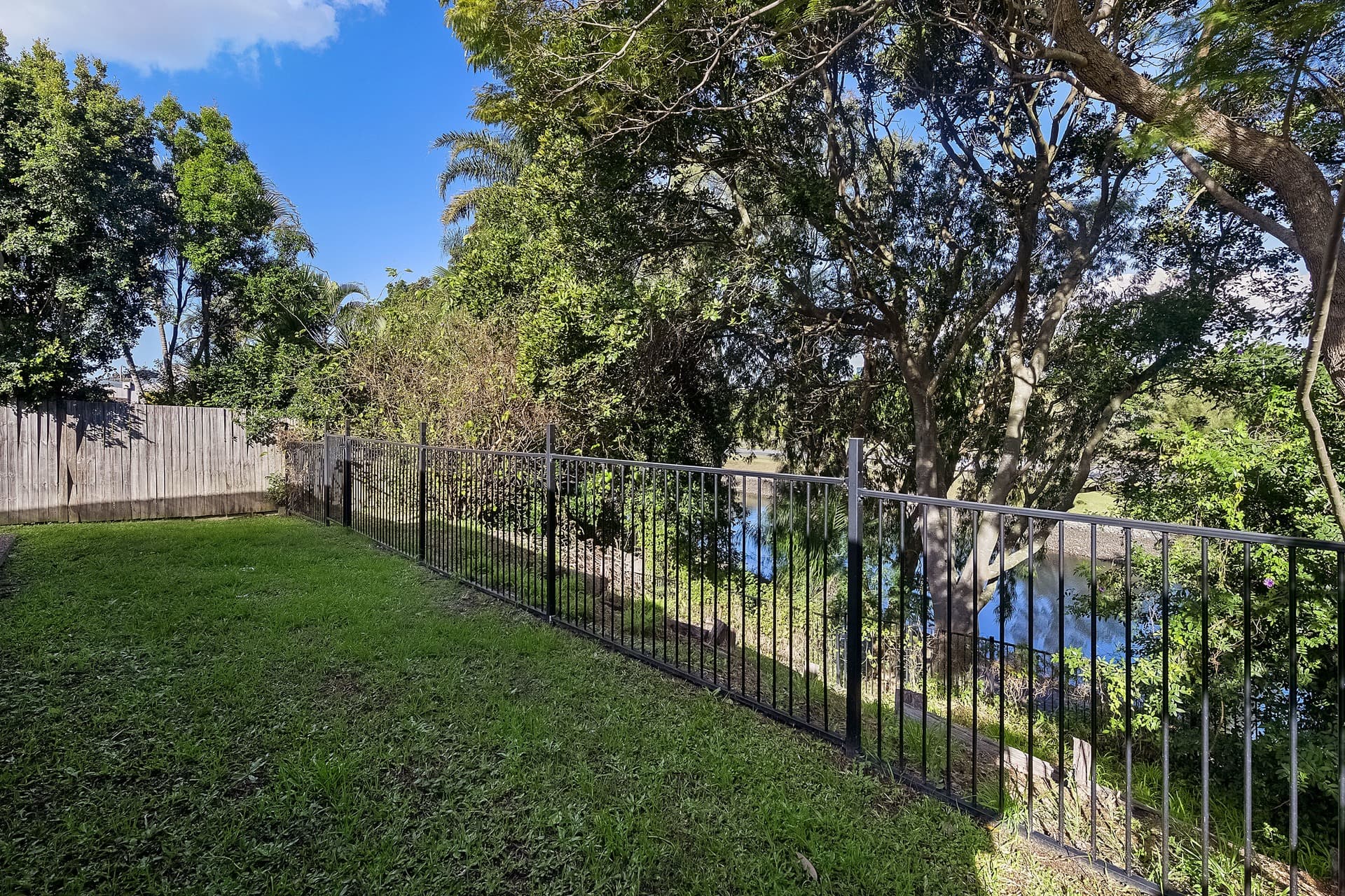 38 Wistaria Avenue, Southport, QLD, 4215, Southport - Thumbnail 7