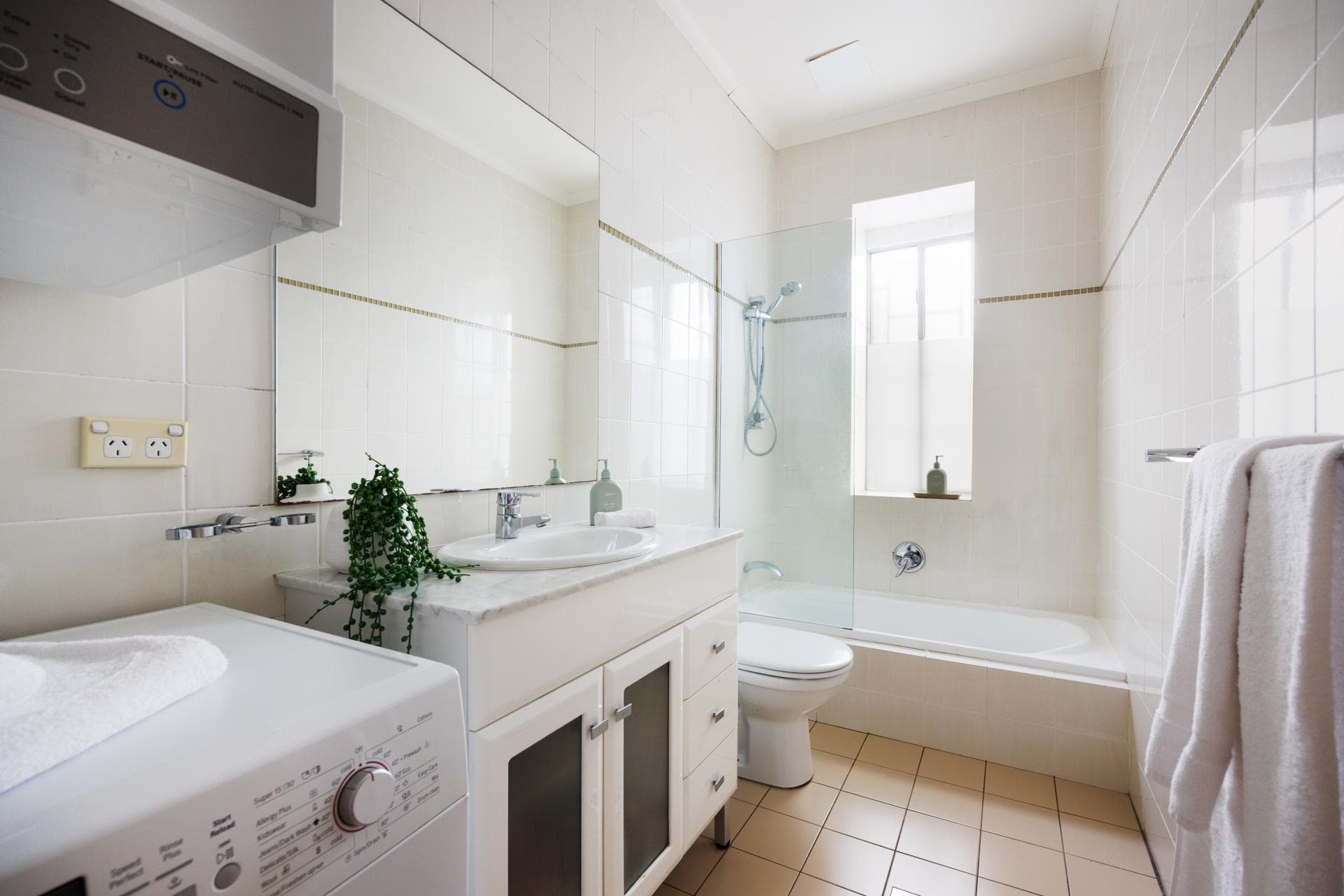 1/5 Sir Thomas Mitchell Road, Bondi Beach, Bondi Beach - Thumbnail 2