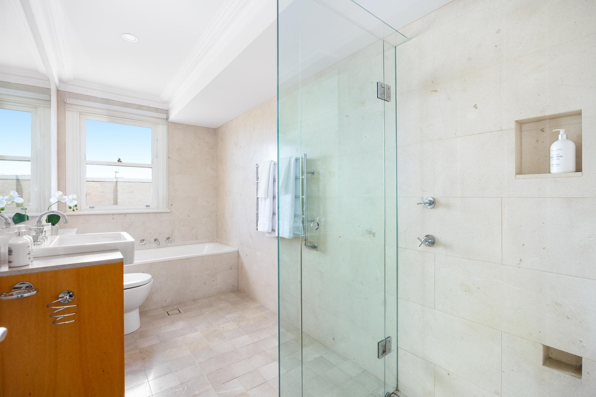 8 Rawson Avenue, Queens Park, Queens Park - Thumbnail 5