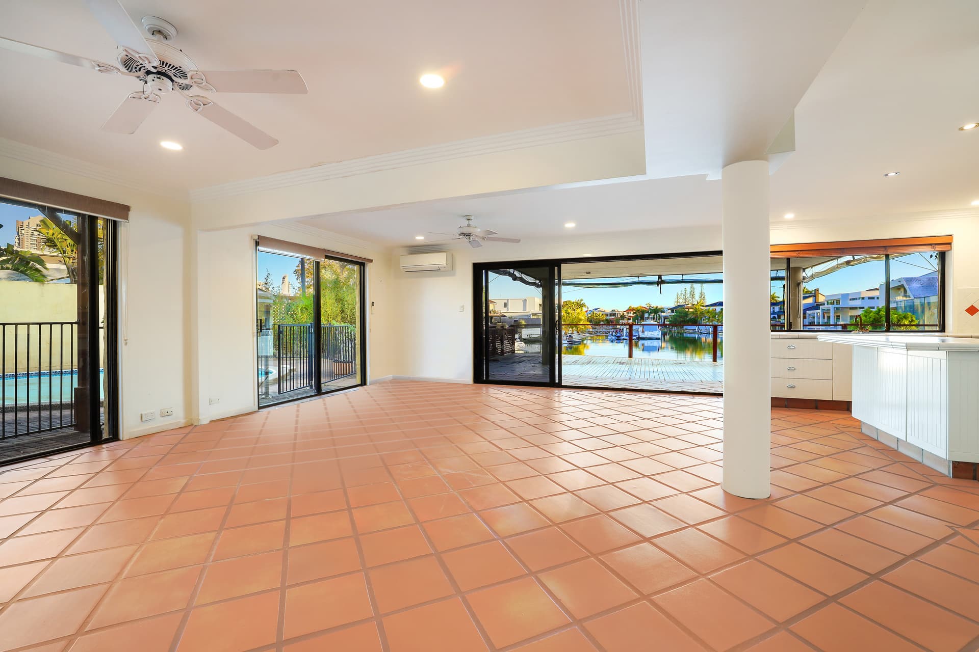 2/174 Old South Head Road, Bellevue Hill, Surfers Paradise - Thumbnail 2