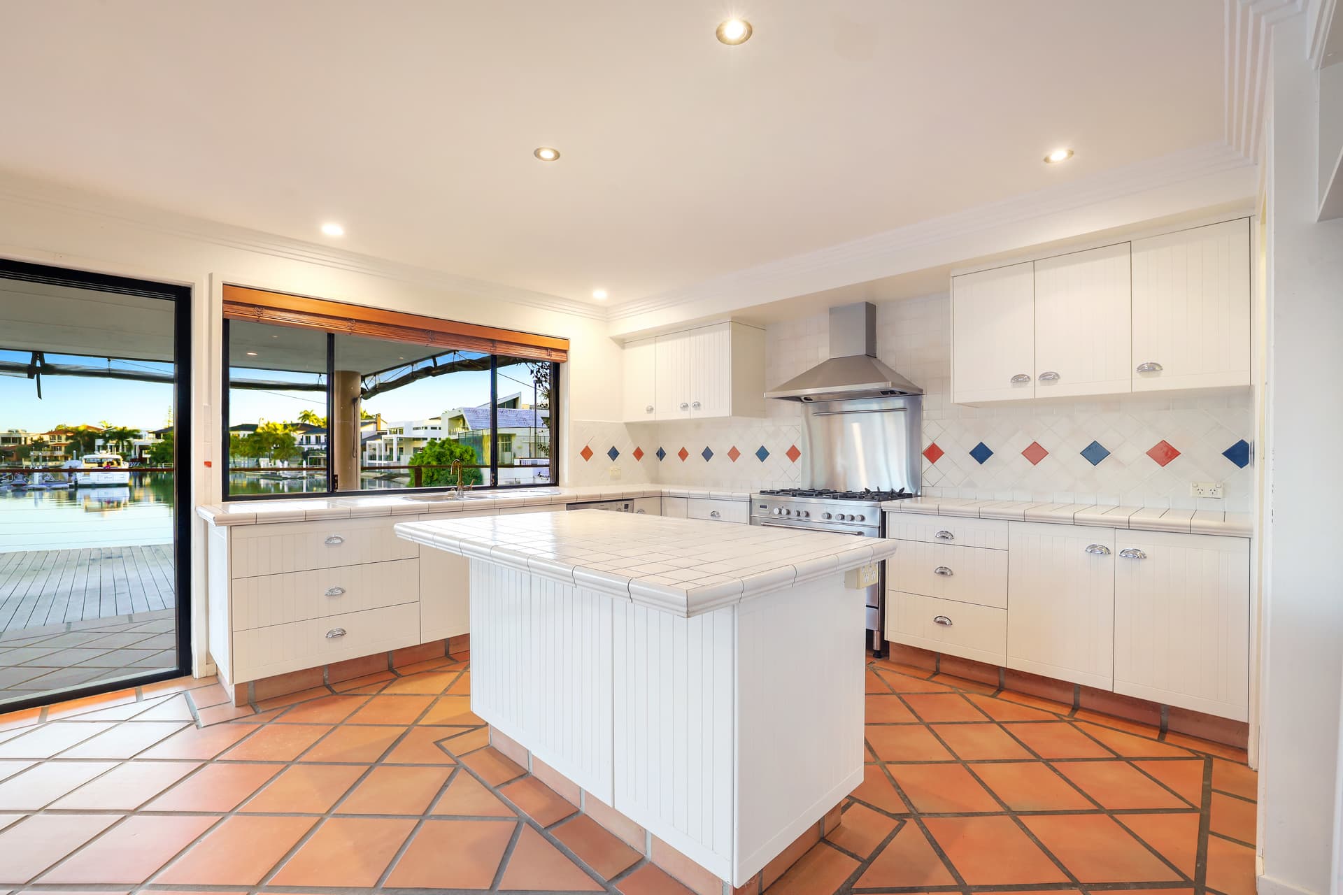 2/174 Old South Head Road, Bellevue Hill, Surfers Paradise - Thumbnail 3