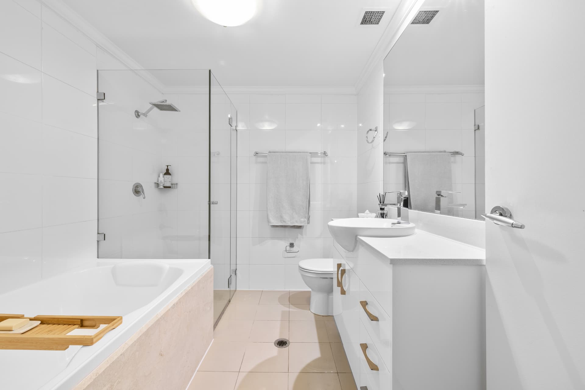 148/10 Lachlan Street, Waterloo, Waterloo - Thumbnail 2