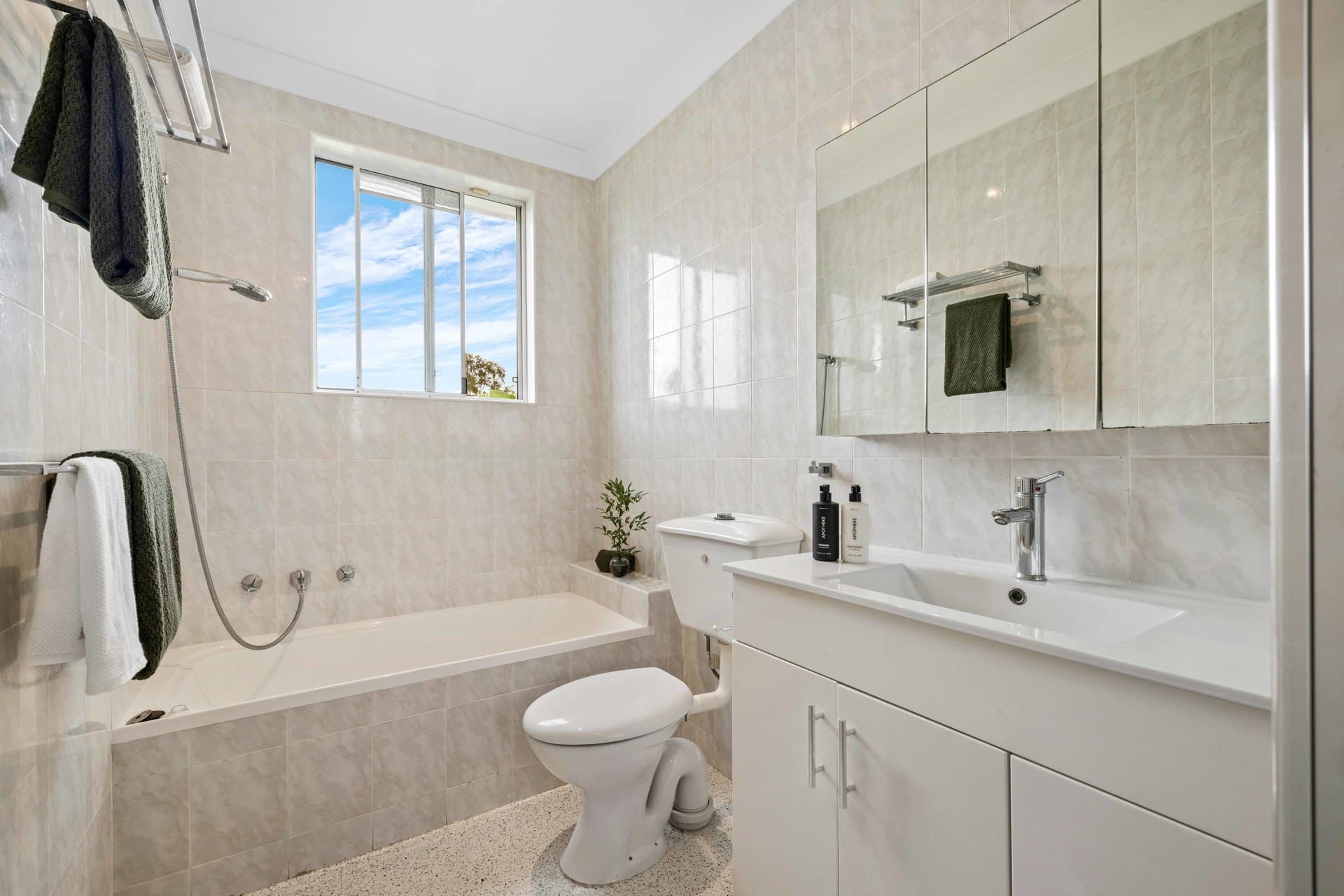 23a Griffith Avenue, North Bondi, North Bondi - Thumbnail 2