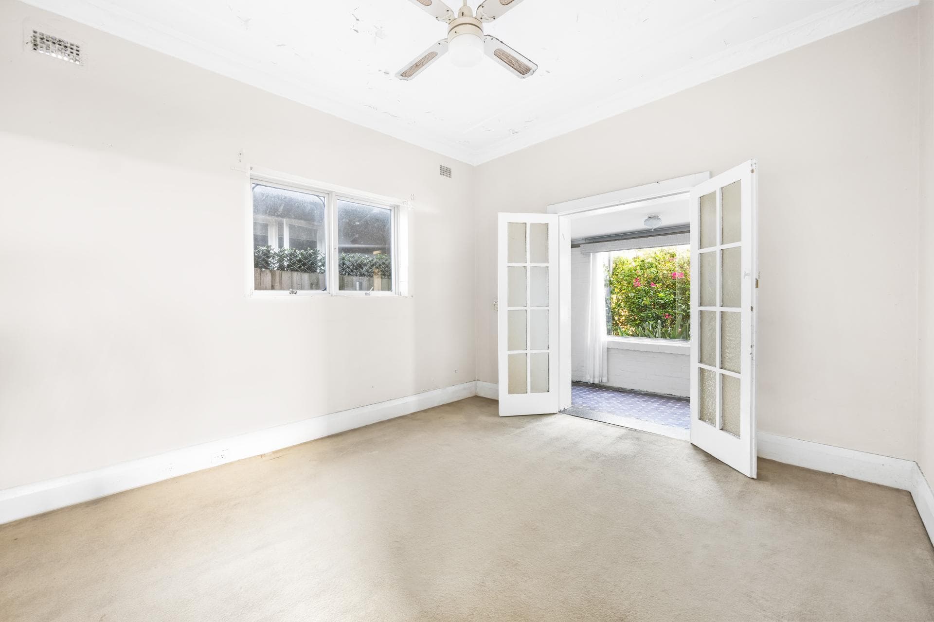 35 Hastings Parade, North Bondi, North Bondi - Thumbnail 2