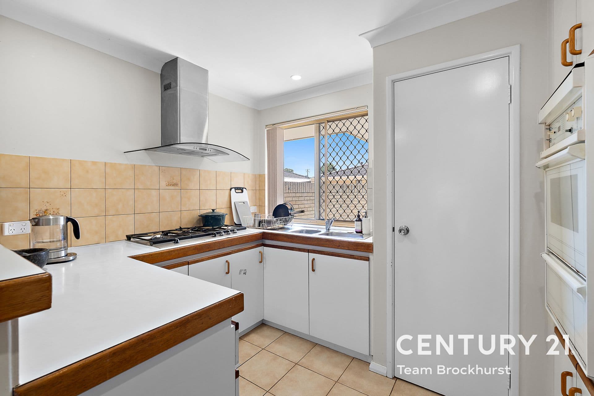 12/1 Chesterton Drive, Thornlie, WA, 6108, Thornlie - Thumbnail 2