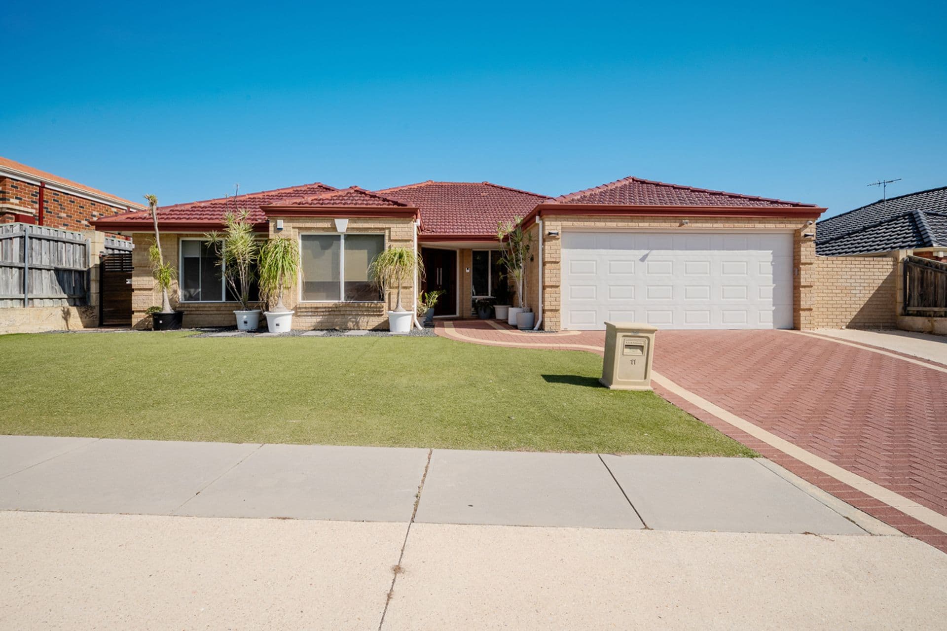 11 Rainham Avenue, Mindarie, WA, 6030, Mindarie - Thumbnail 2