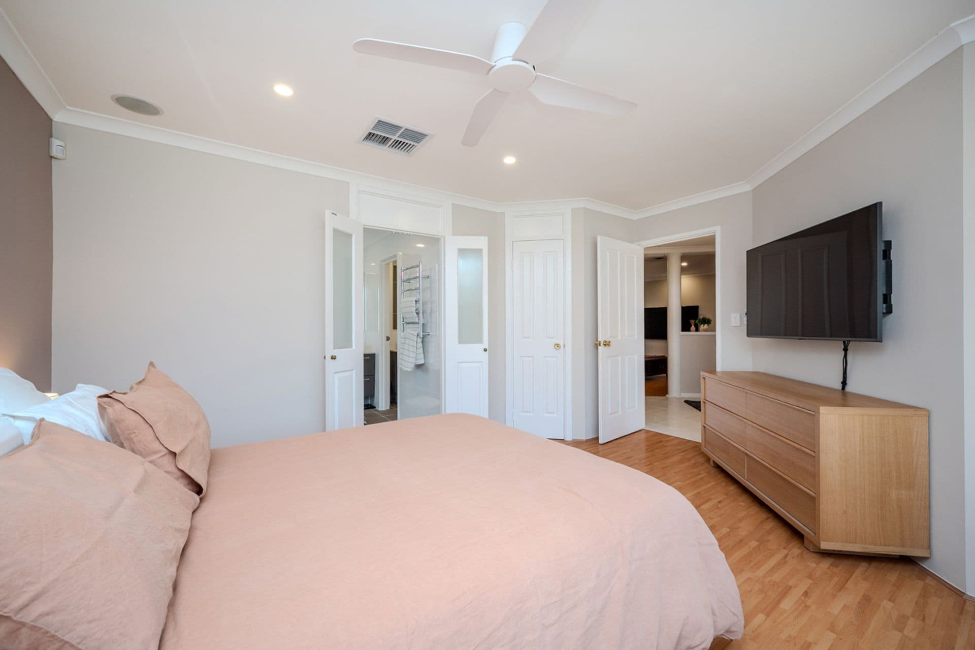 11 Rainham Avenue, Mindarie, WA, 6030, Mindarie - Thumbnail 6