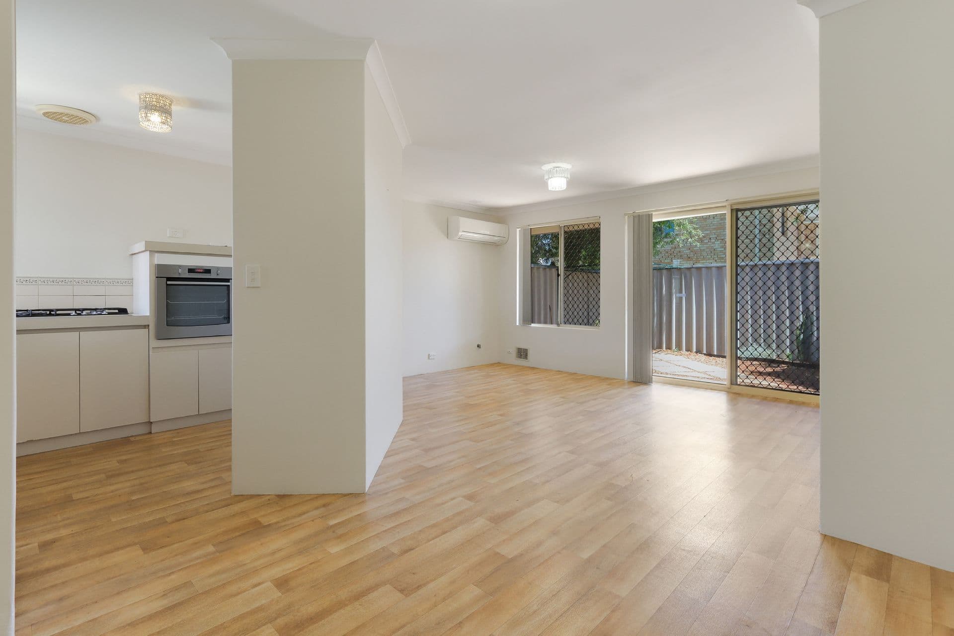 8/2 Dowling Street, Rockingham, WA, 6168, Rockingham - Image 1