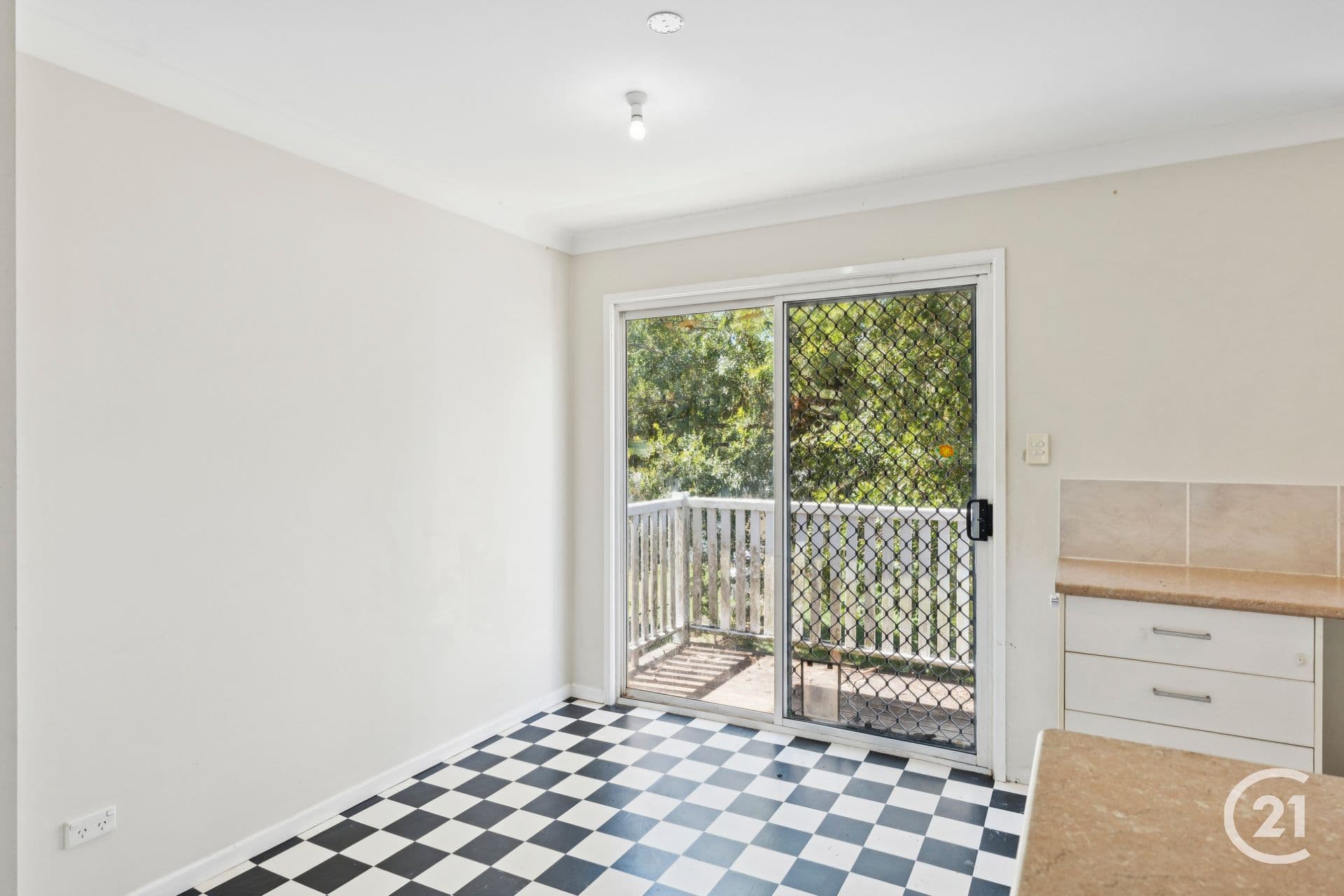 55 Creek Street, Bundamba, QLD, 4304, Bundamba - Thumbnail 3