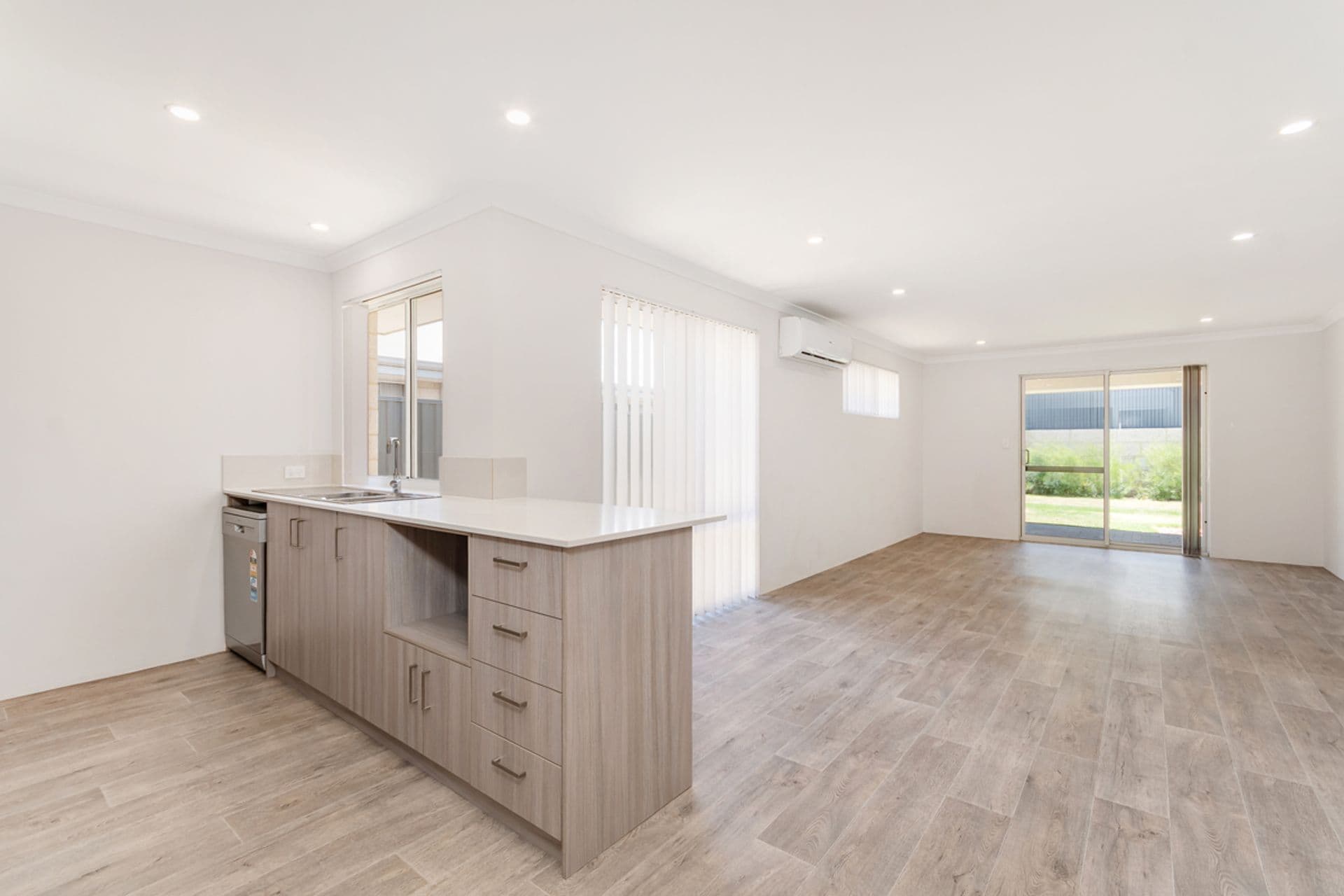 16 Kingfisher Road, Eglinton, WA, 6034, Eglinton - Thumbnail 7