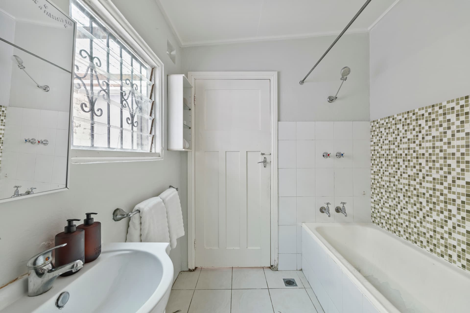 55 Selwyn  Street, Paddington, Paddington - Thumbnail 2