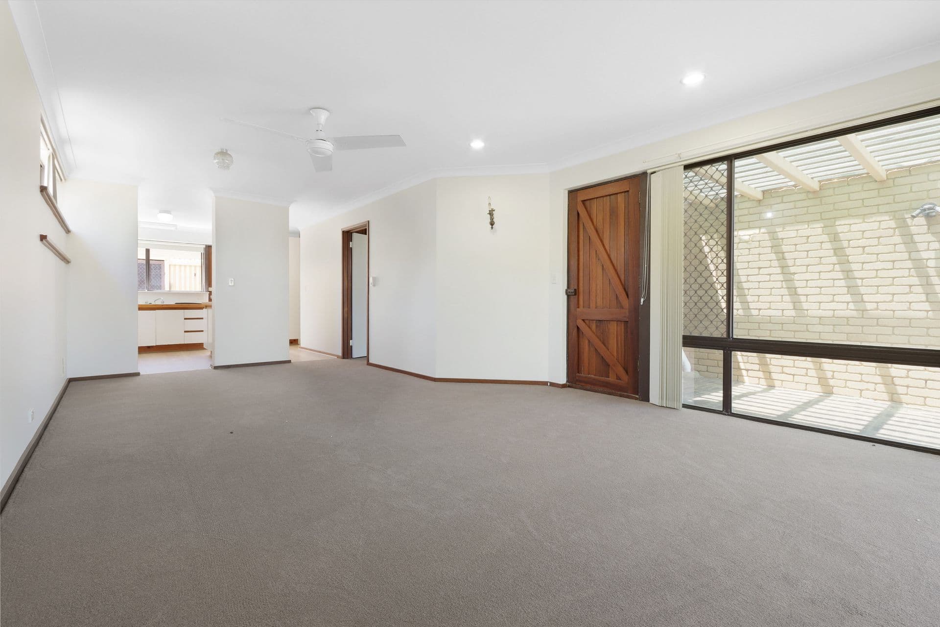 1/70 Arcadia Drive, Shoalwater, WA, 6169, Shoalwater - Thumbnail 2