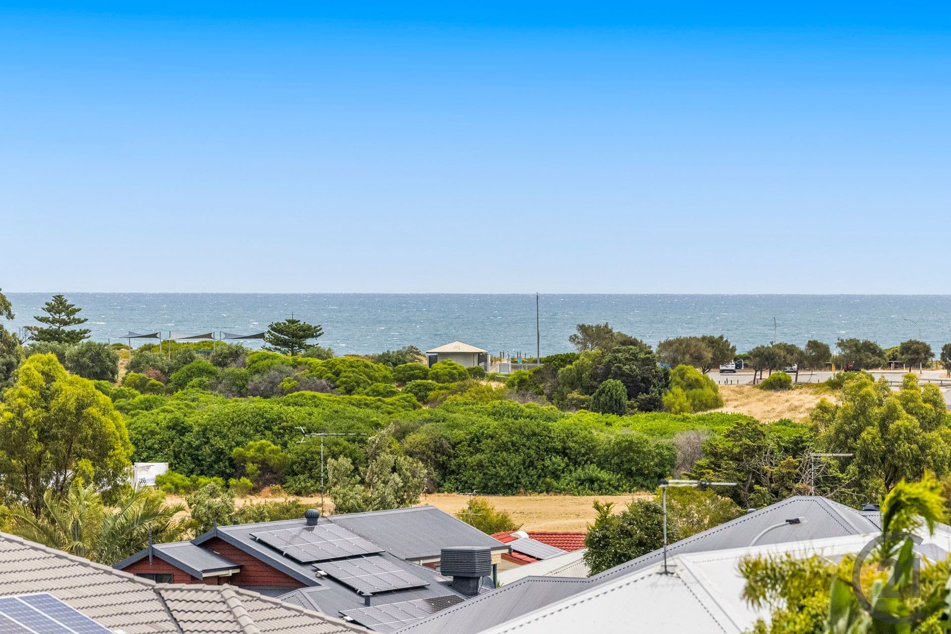 4 Albatross Close, Halls Head, WA, 6210, Halls Head - Thumbnail 2