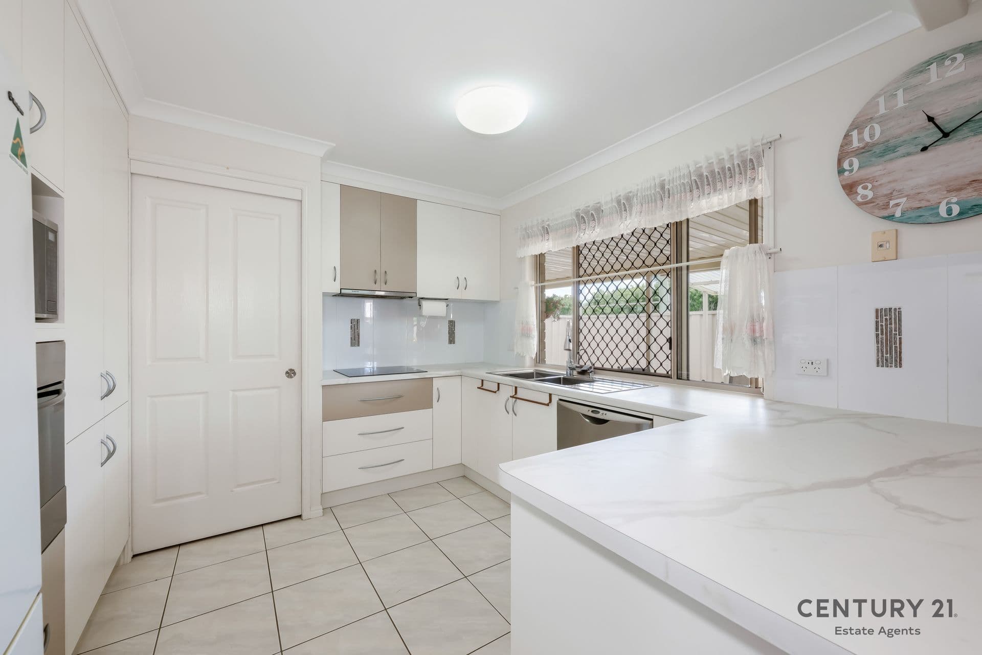 2/45 Thabeban Street, Avenell Heights, QLD, 4670, Avenell Heights - Thumbnail 5