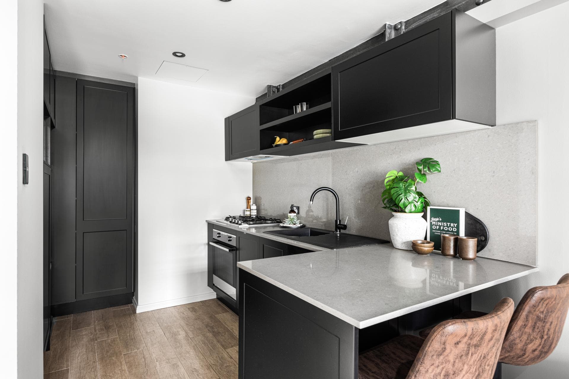 335/6E Cowper Wharf Roadway, Woolloomooloo, Woolloomooloo - Thumbnail 2