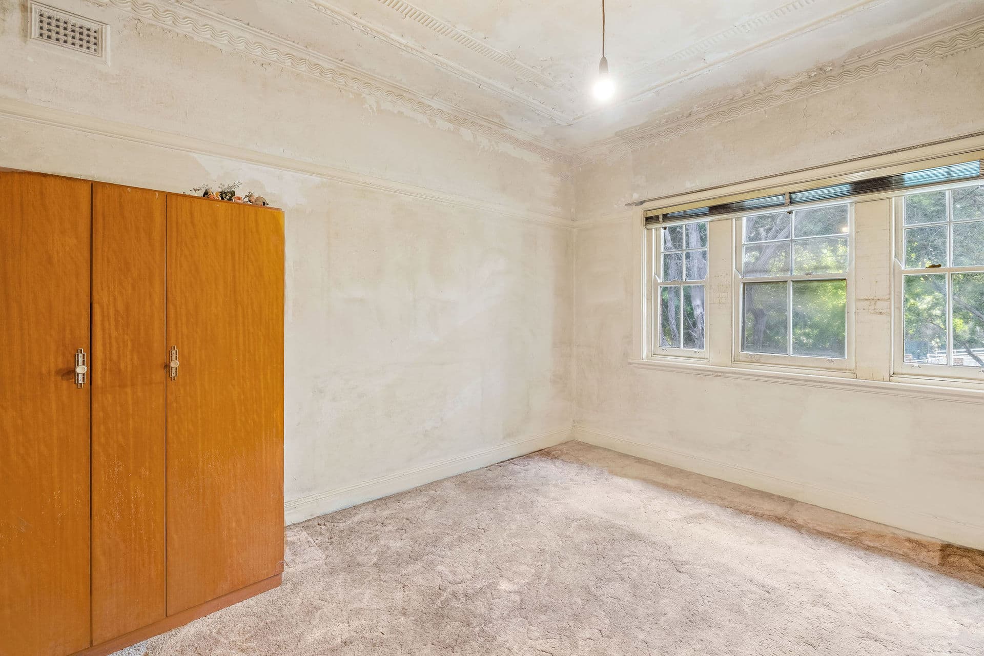 98 Vernon Avenue, Eastlakes, Eastlakes - Image 1