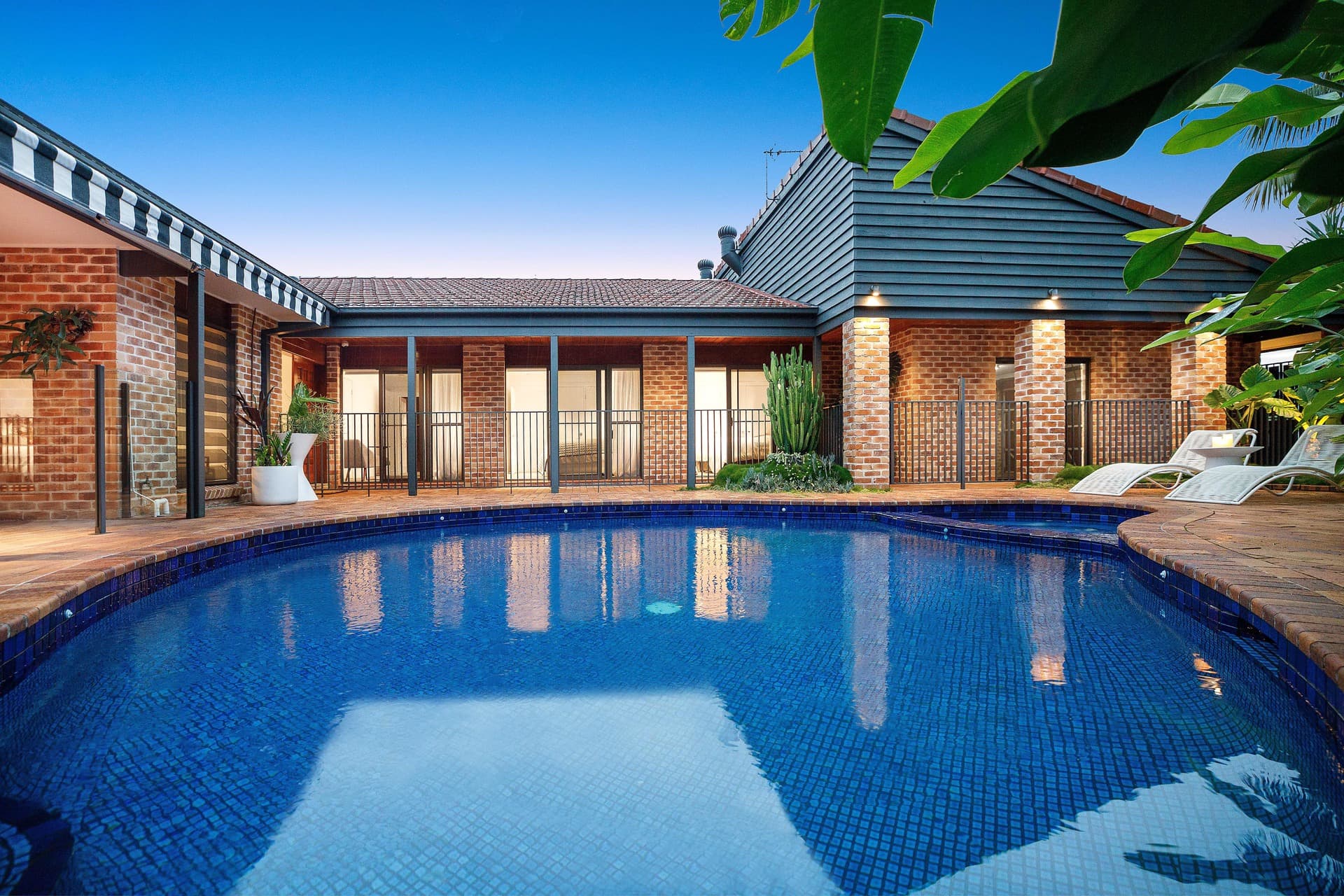 1/16 Beach Street, Clovelly, Broadbeach Waters - Image 1