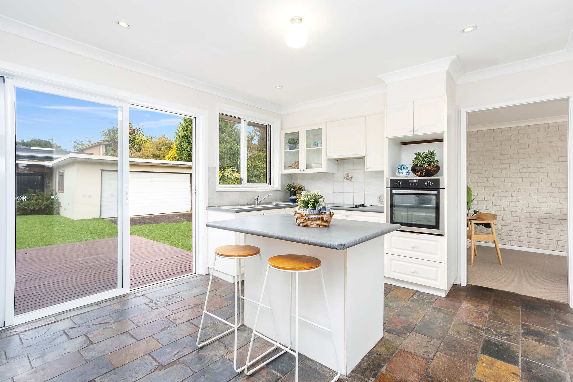8 Beachcomber  Avenue, Bundeena, Bundeena - Thumbnail 2