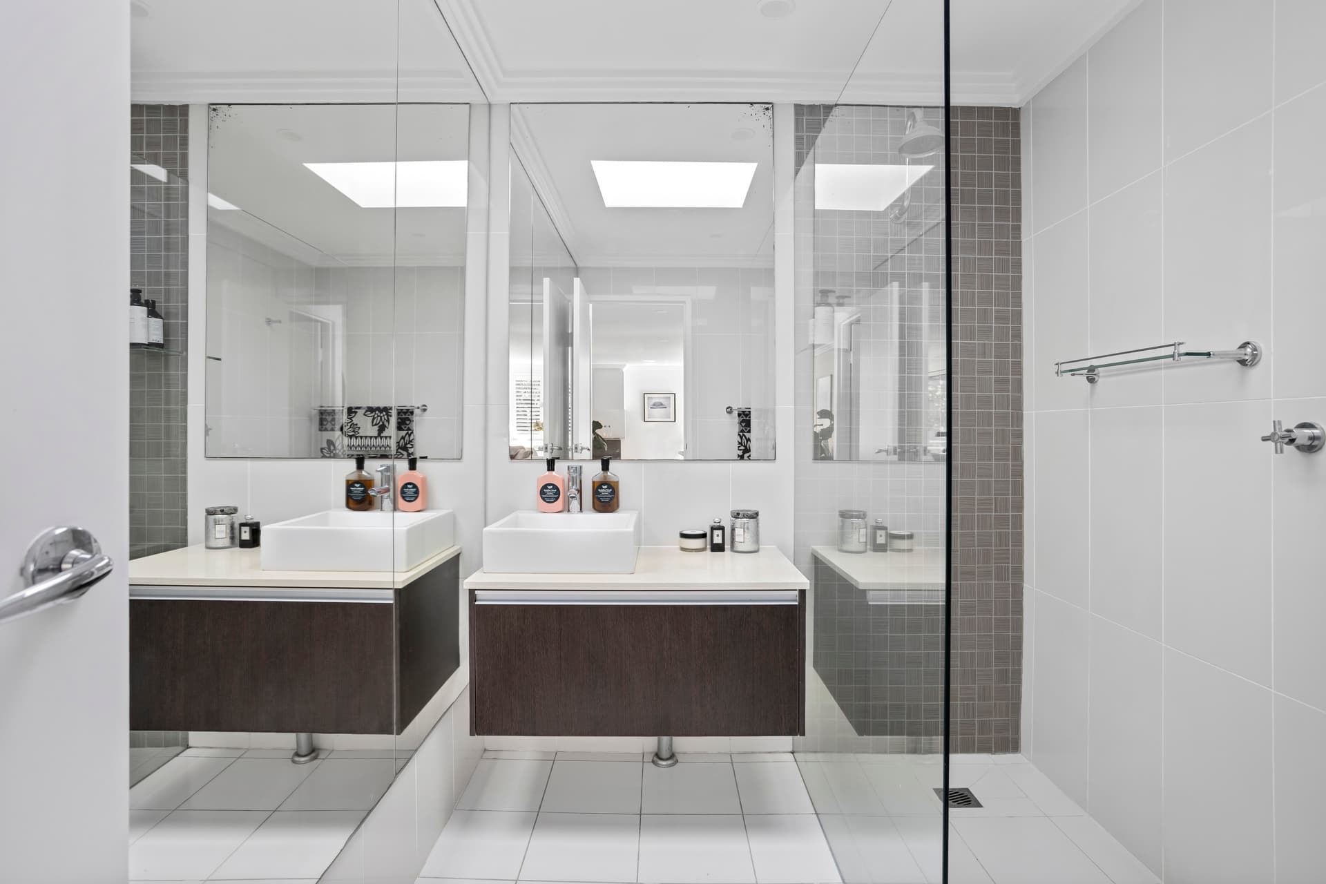 9/26-34 McElhone  Street, Woolloomooloo, Woolloomooloo - Thumbnail 2