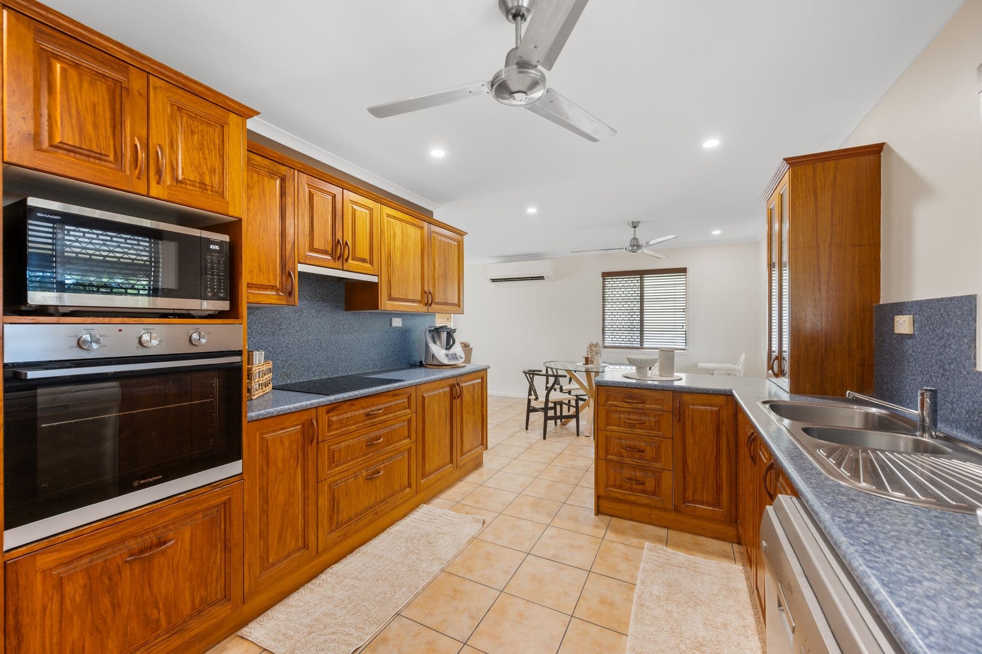 8 Burramugga Crescent, Kirwan, QLD, 4817, Kirwan - Thumbnail 2