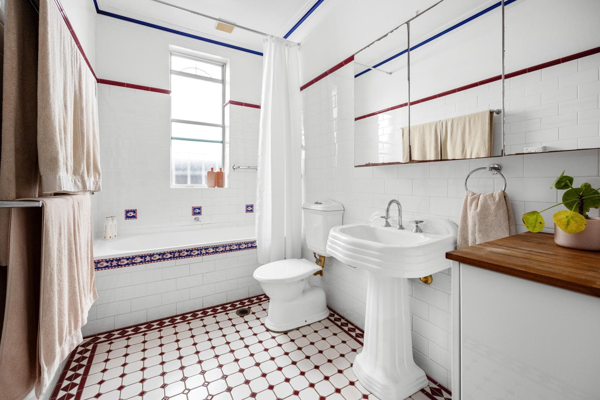 4 Lynch Avenue, Queens Park, Queens Park - Thumbnail 3