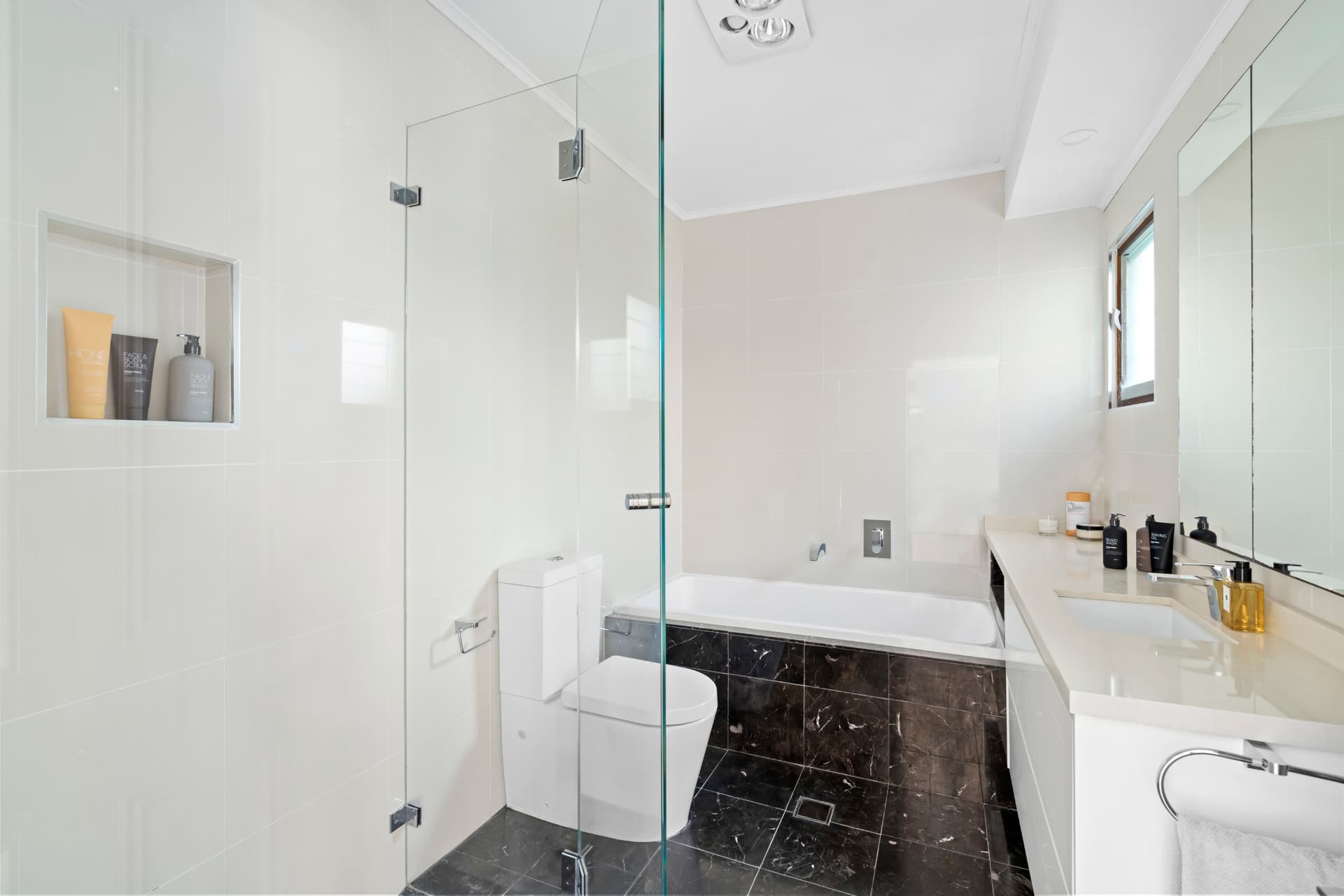82 Rawson Avenue, Queens Park, Queens Park - Thumbnail 5