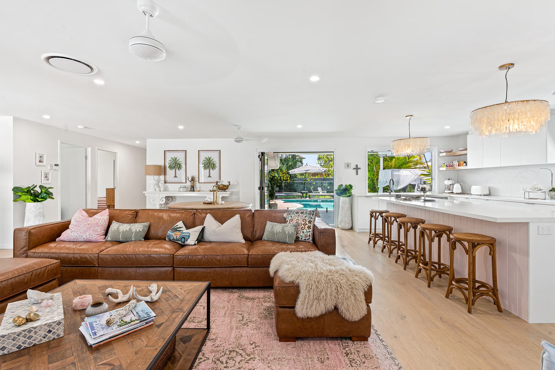 10/165 Victoria  Road, Bellevue Hill, Burleigh Waters - Image 1