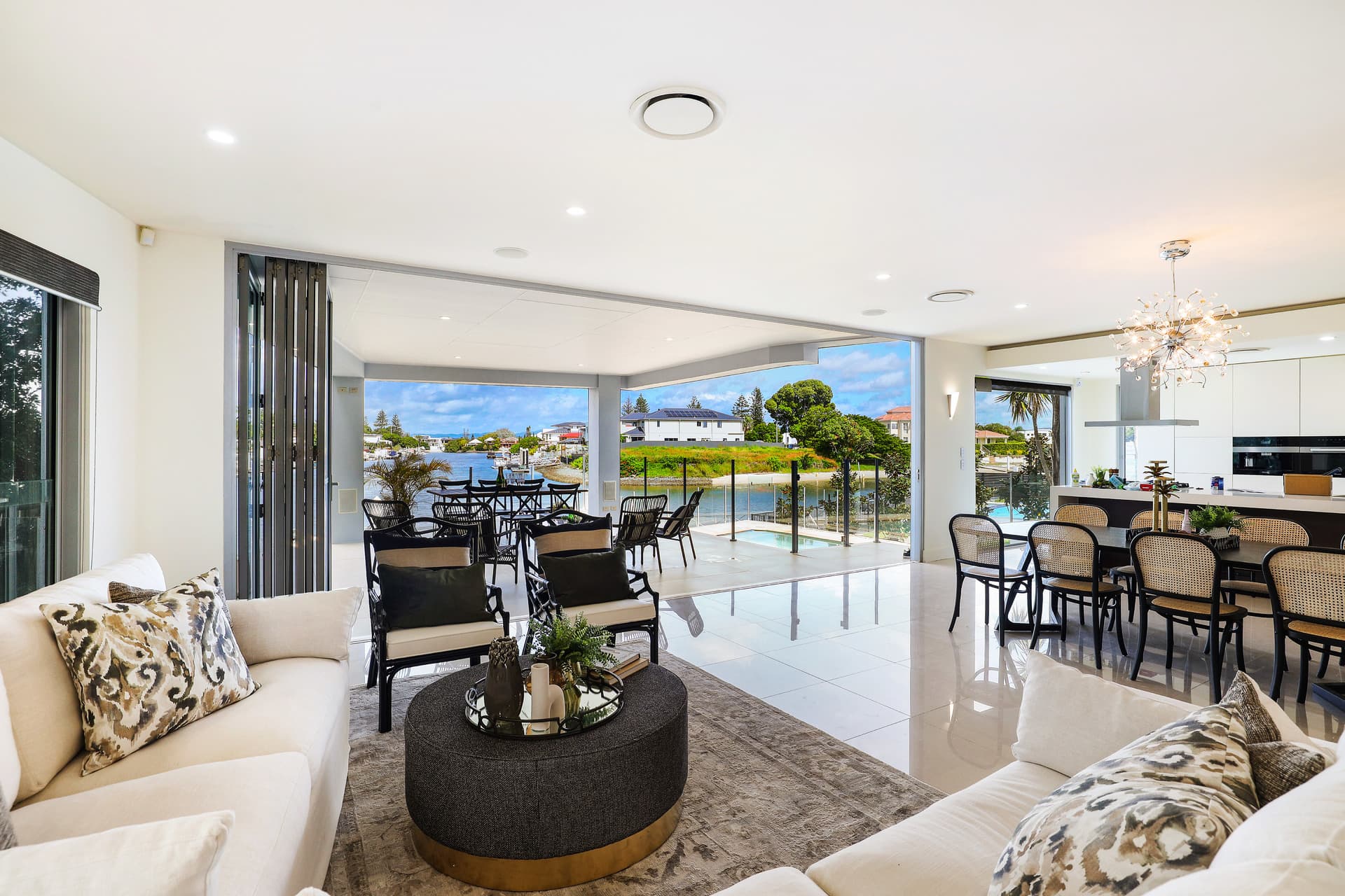 2/82 Mascot Drive, Eastlakes, Broadbeach Waters - Thumbnail 8