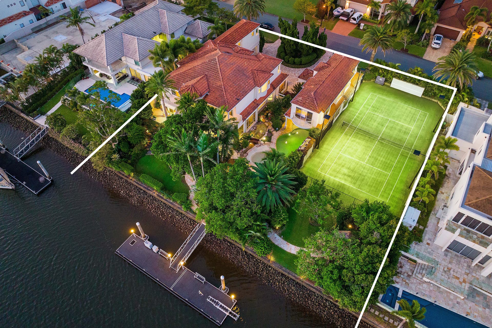 1660 Riverdale Drive, Hope Island, QLD, 4212, Hope Island - Thumbnail 2