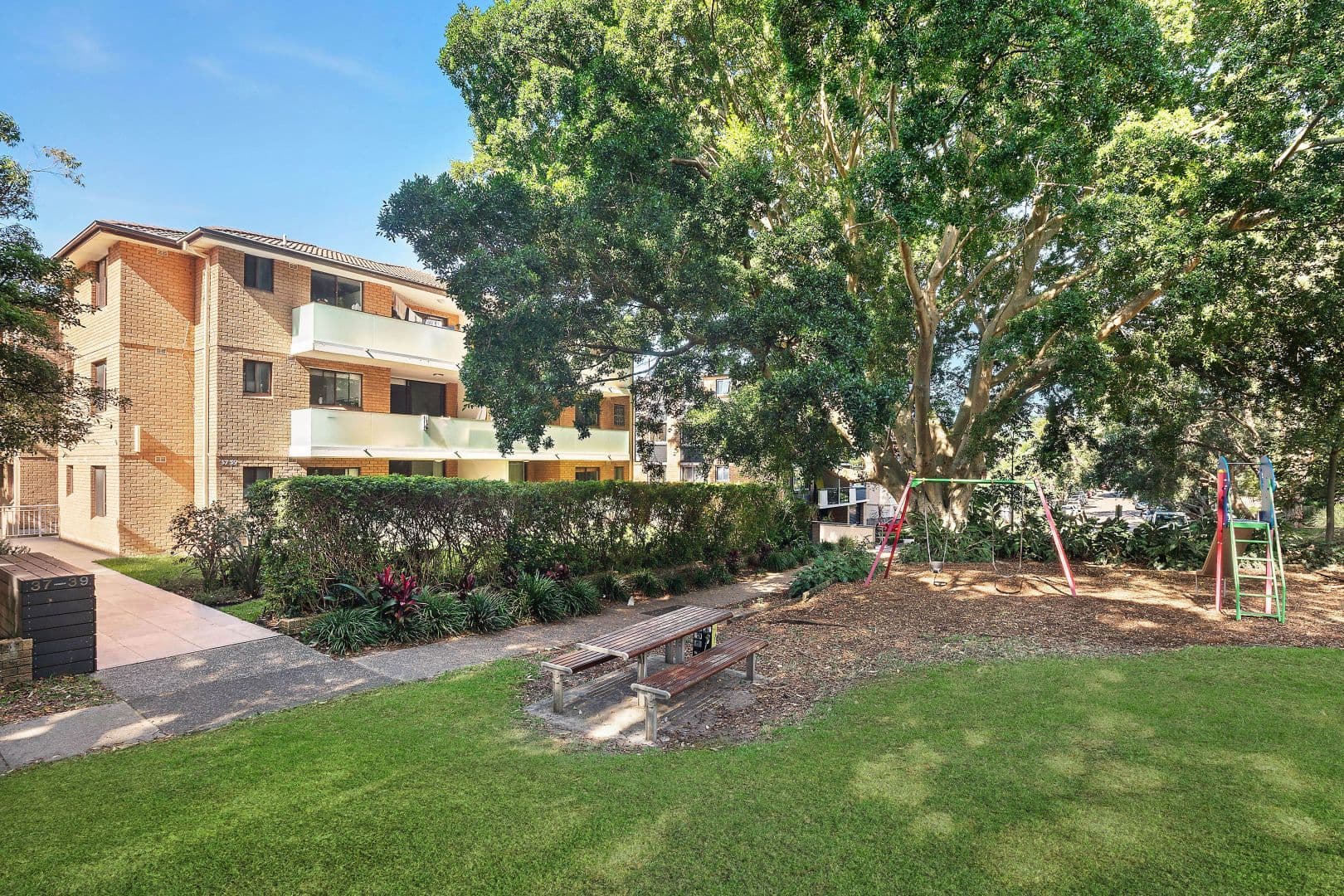 4/37-39 Sir Thomas Mitchell Road, Bondi Beach, Bondi Beach - Thumbnail 3