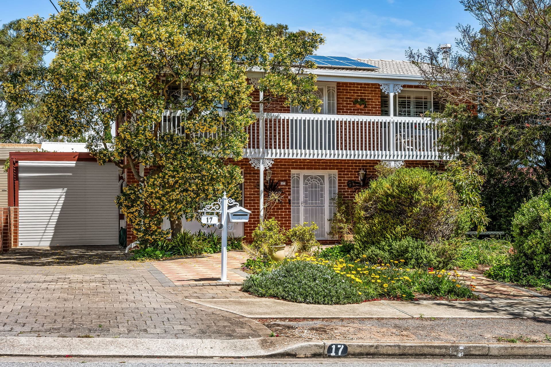 17 Nungamoora Street, Hallett Cove - Image 1