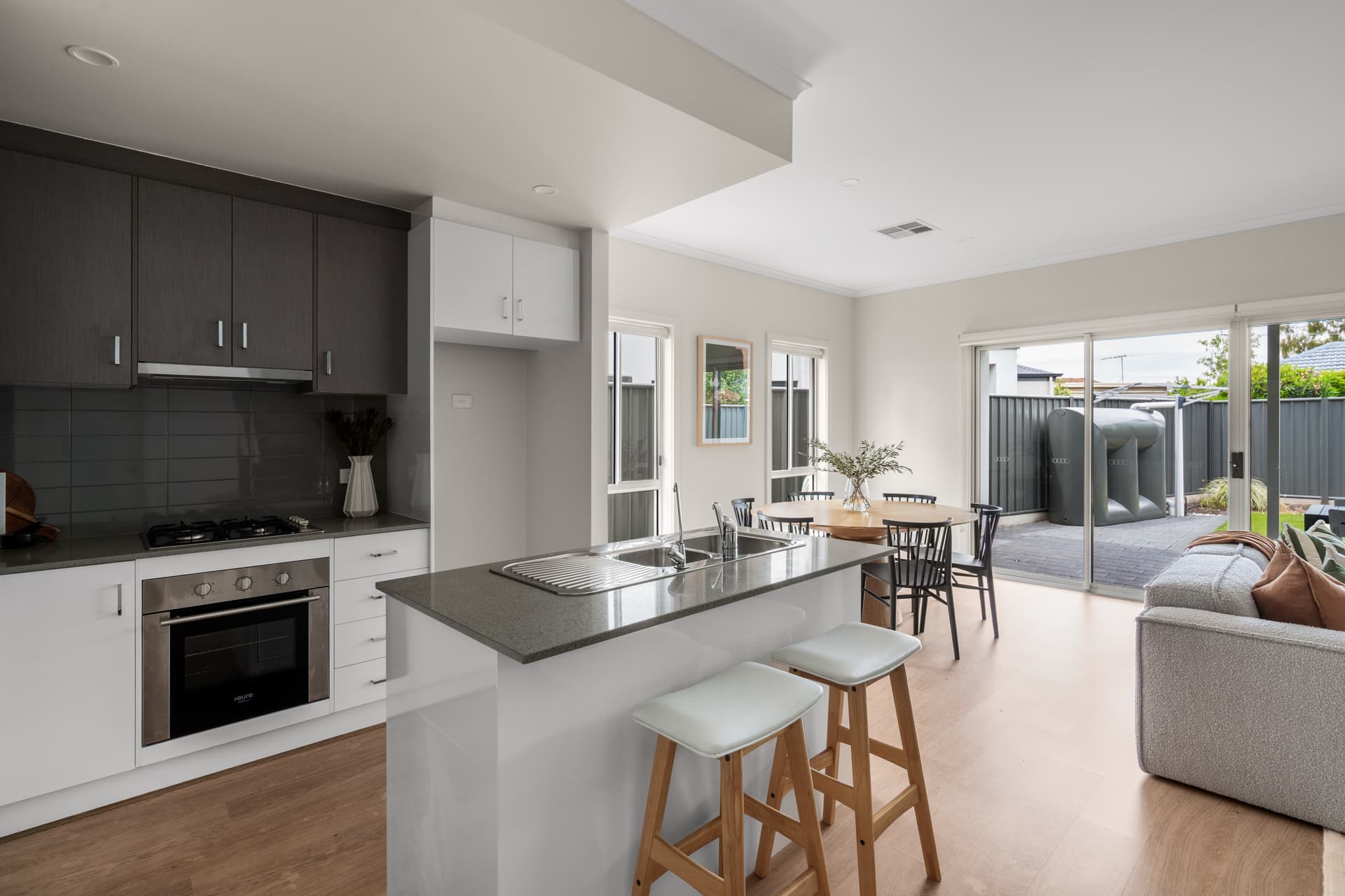 14 Farne Terrace, Marion - Thumbnail 3