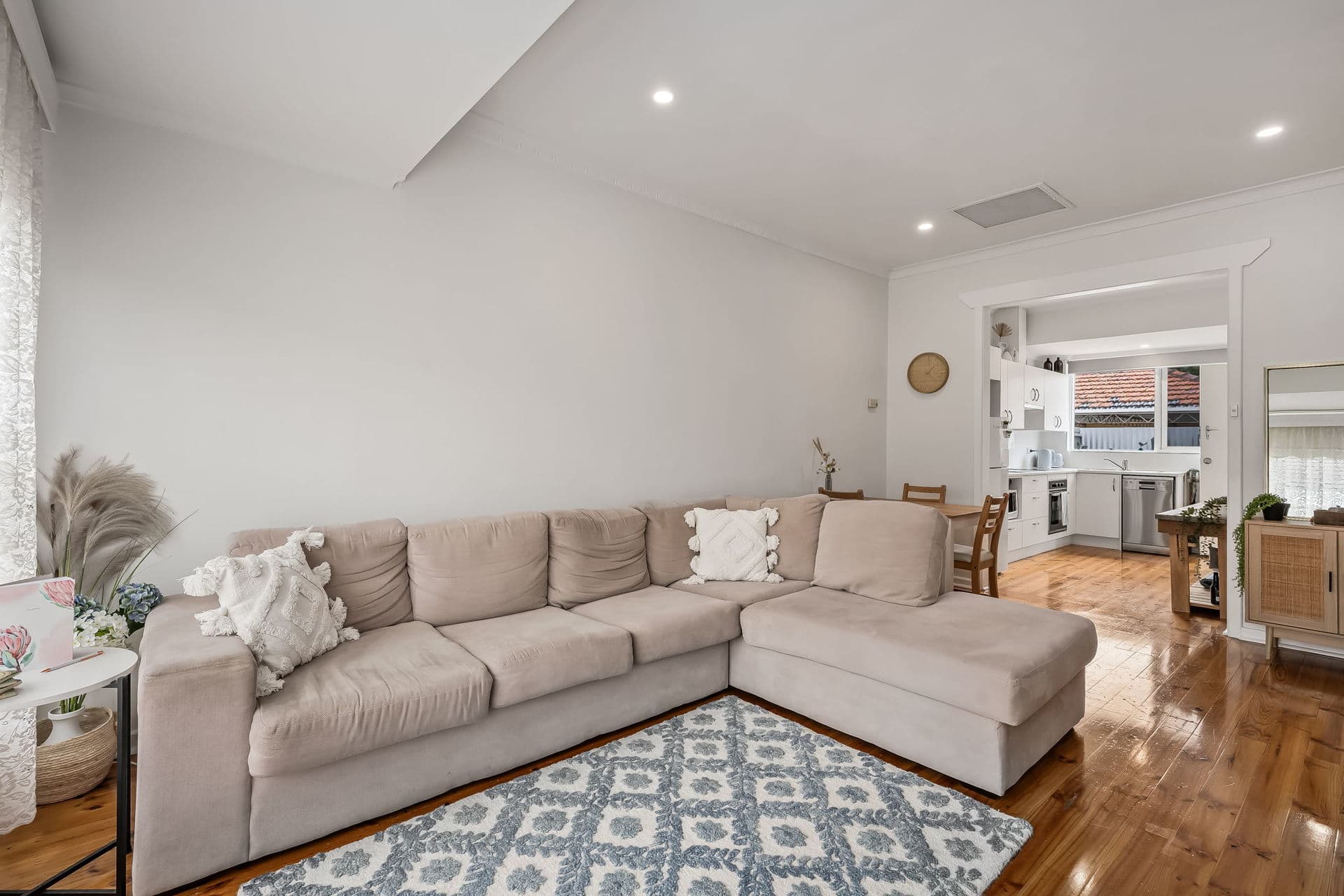 9/8-10 Second Avenue, Glenelg East - Thumbnail 2