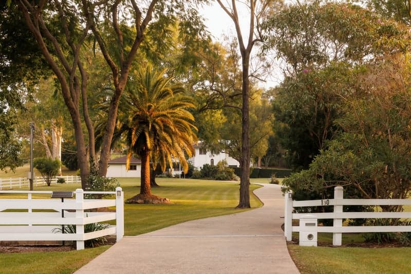 130 Savages Road, Brookfield - Image 1