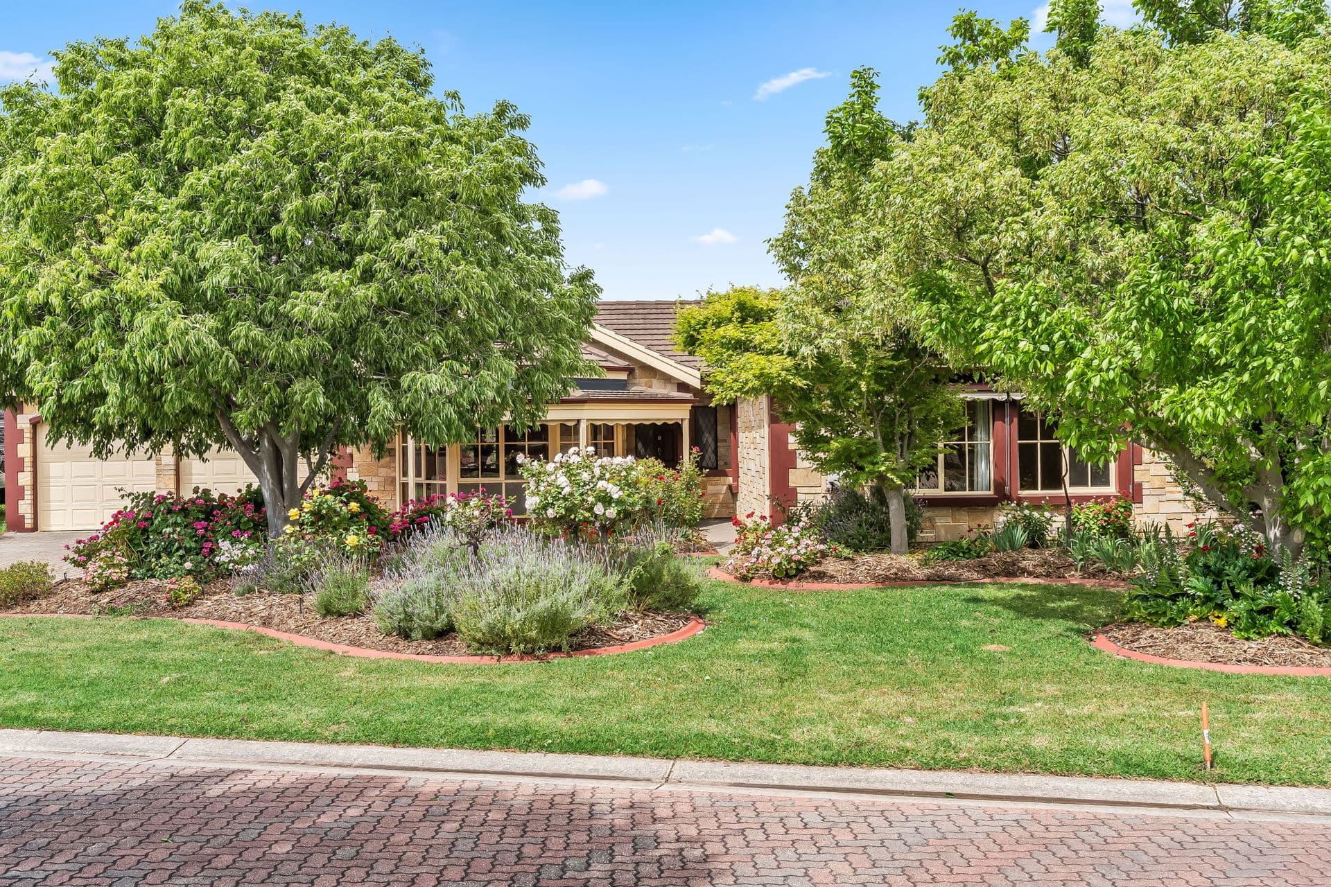10 Henning Court, Novar Gardens - Image 1