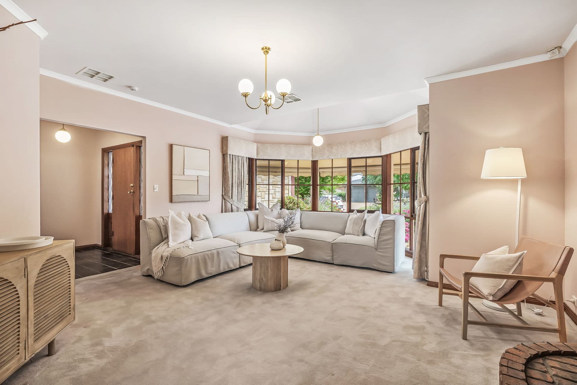 10 Henning Court, Novar Gardens - Thumbnail 2