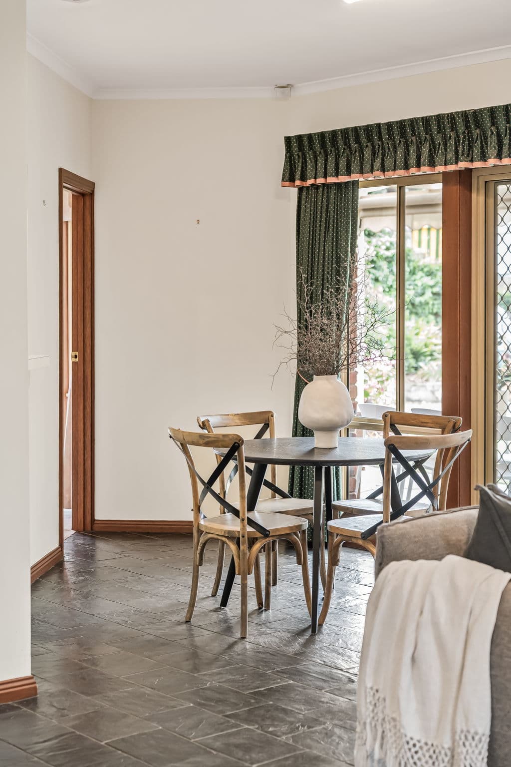10 Henning Court, Novar Gardens - Thumbnail 8