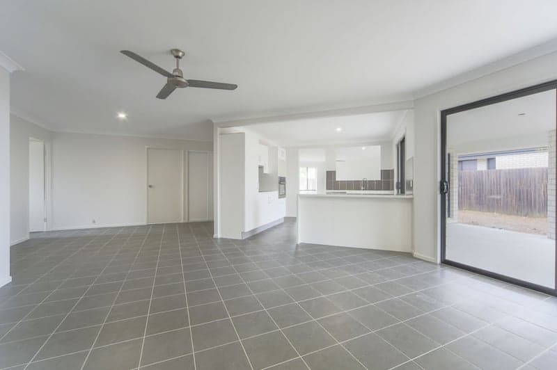 15/4 Galaup Street, Little Bay - Thumbnail 2