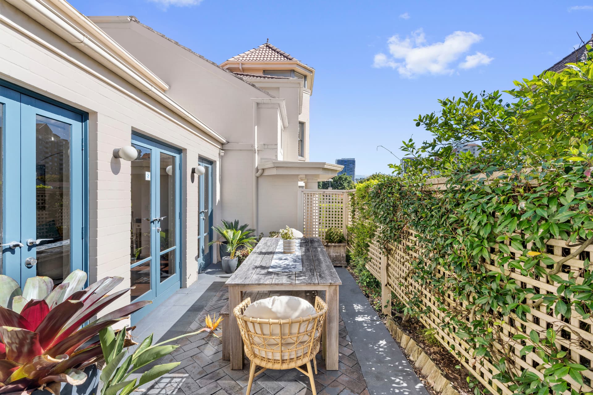 27 The Serpentine, Kensington, Kensington - Image 1