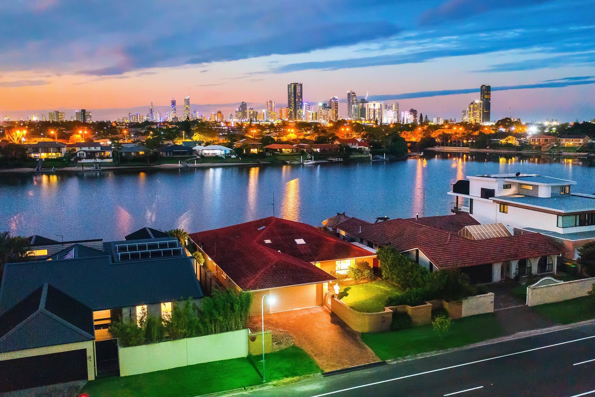 1/86 Arden Street, Mermaid Waters - Thumbnail 2