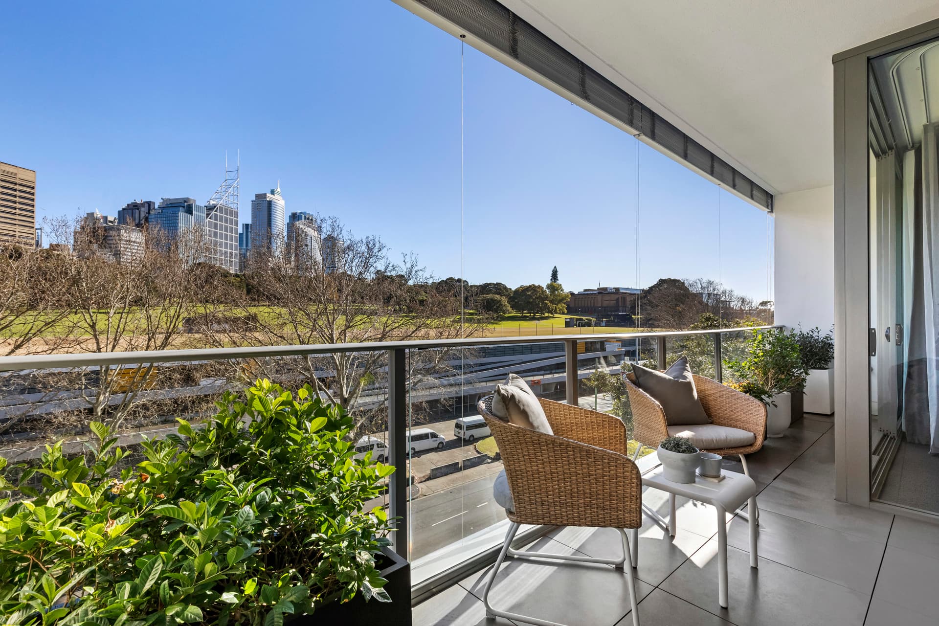 50/68 Sir John Young  Crescent, Woolloomooloo, Mascot - Thumbnail 2
