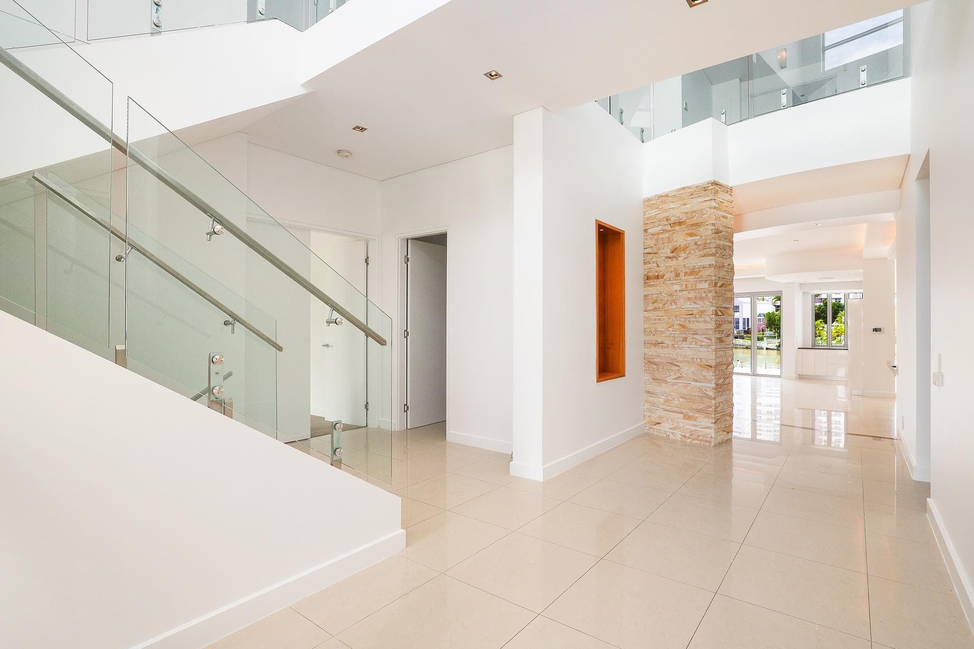 13 Neptune Court, Paradise Waters, QLD, 4217, Surfers Paradise - Thumbnail 4