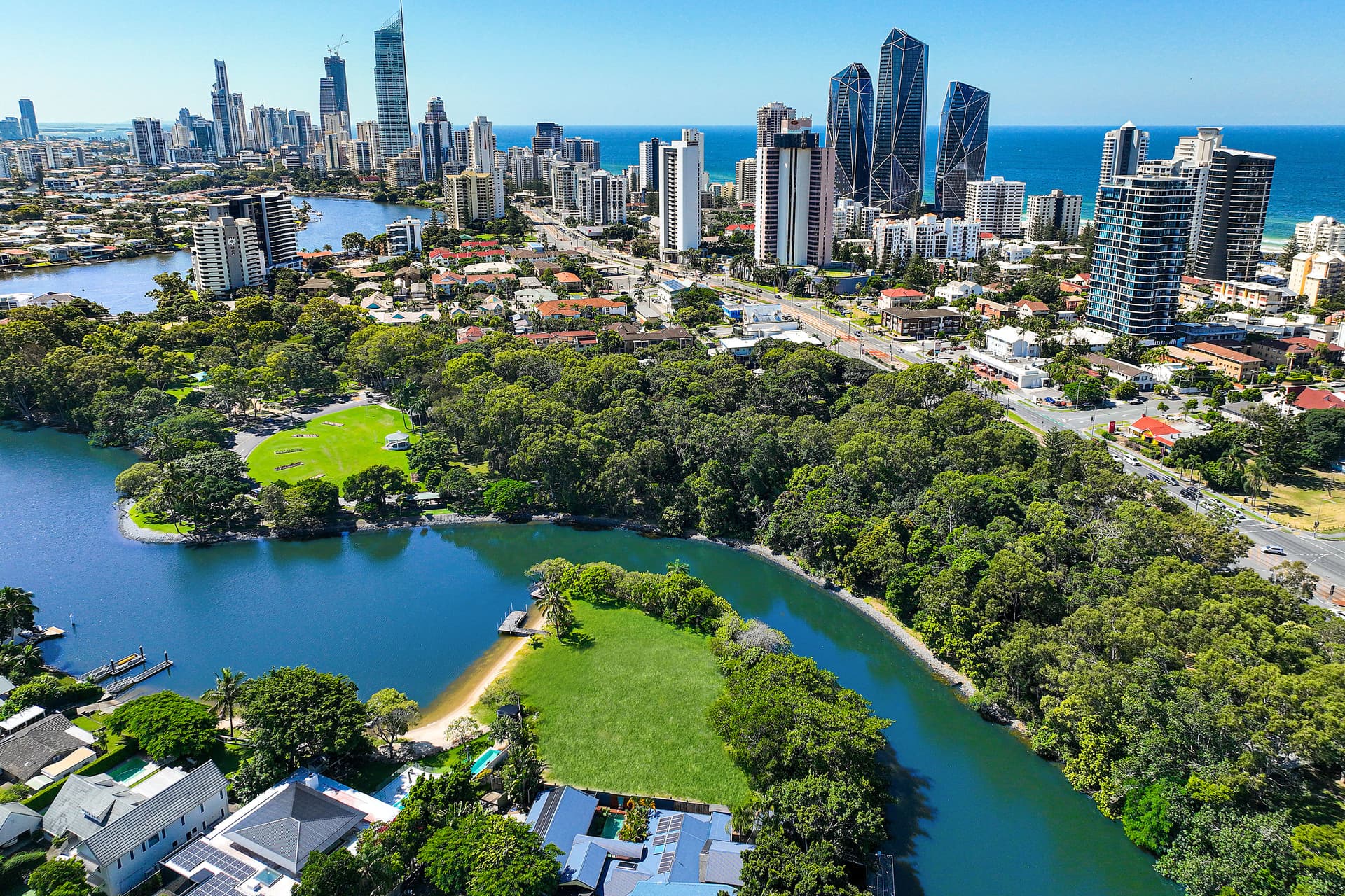 90 Savoy Drive, Broadbeach Waters, QLD, 4218, Broadbeach Waters - Thumbnail 5