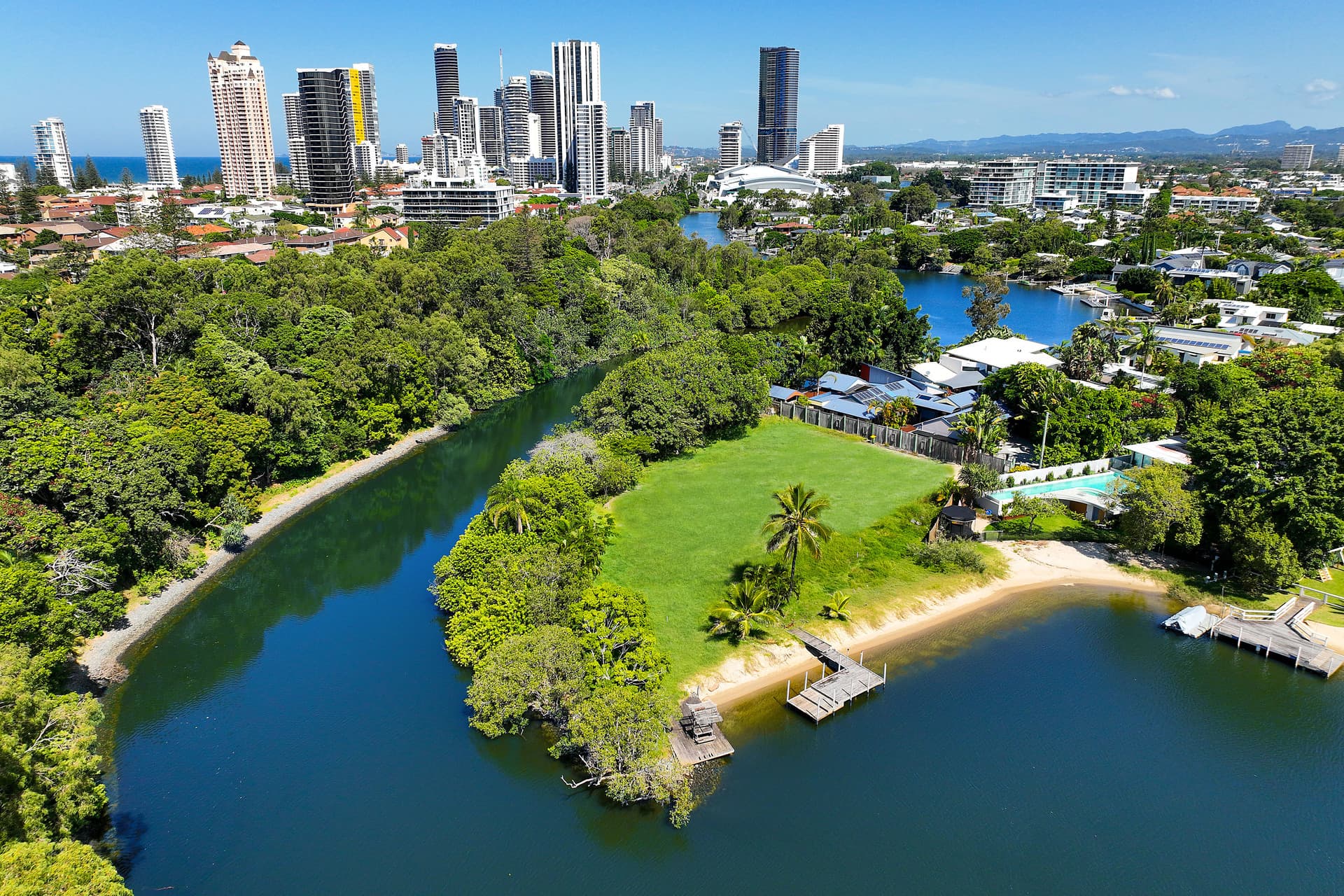 90 Savoy Drive, Broadbeach Waters, QLD, 4218, Broadbeach Waters - Thumbnail 6